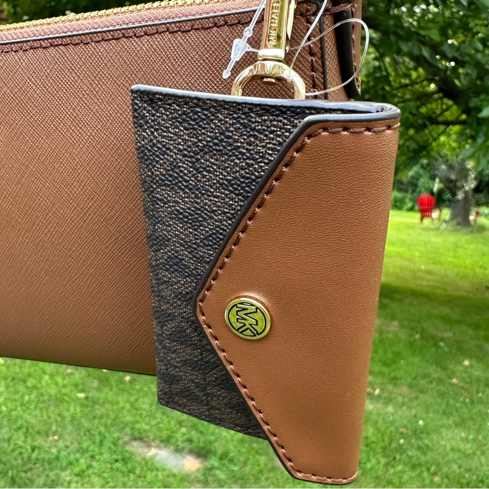 Michael Kors Vincent Leather Pochette with Card Case NWT - Picture 6 of 8